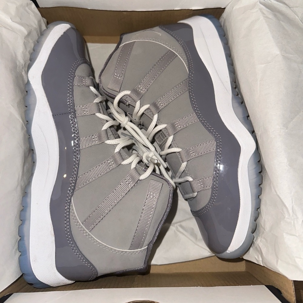 Air Jordan 11 Retro High Cool Grey (ps) Size 3y